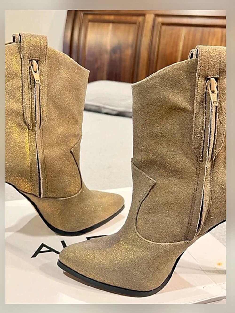 Aldo Aselidien Bootie Gold Glitter Size 7